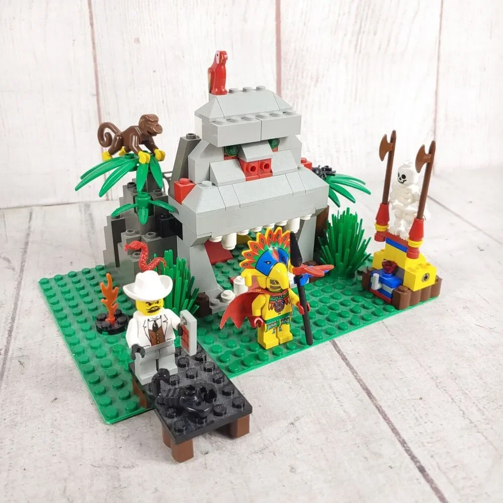 99% Complete - LEGO Adventurers: Jungle: River Expedition Set 5976 - FEW Missing